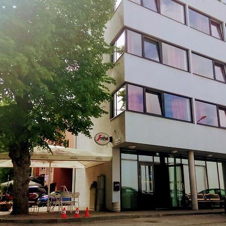 Carolina Hotel Parnu Bagian luar foto