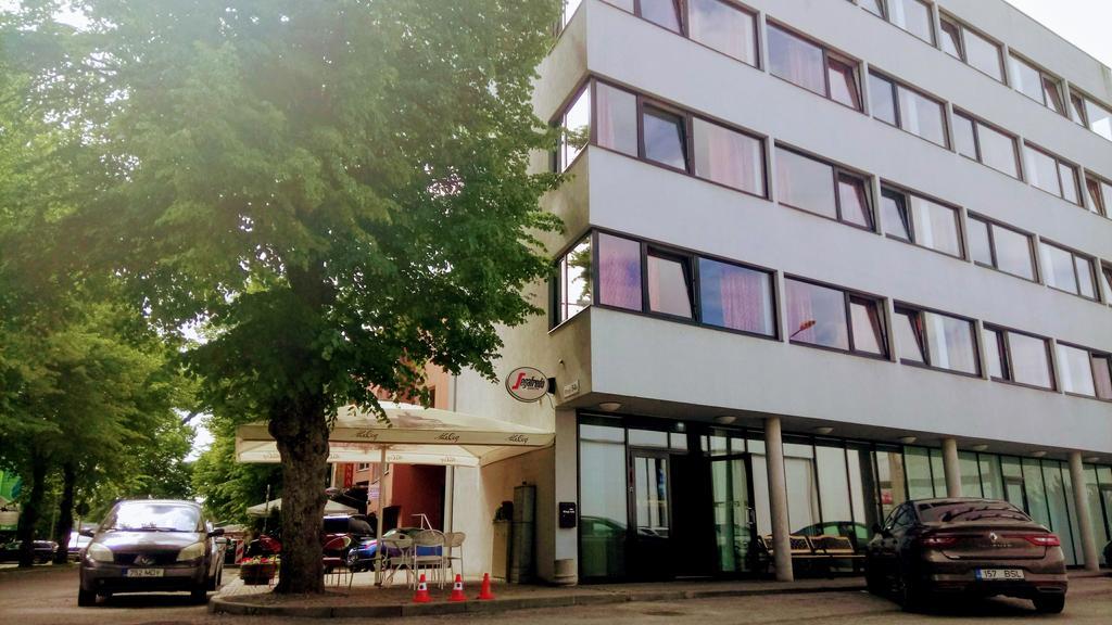Carolina Hotel Parnu Bagian luar foto